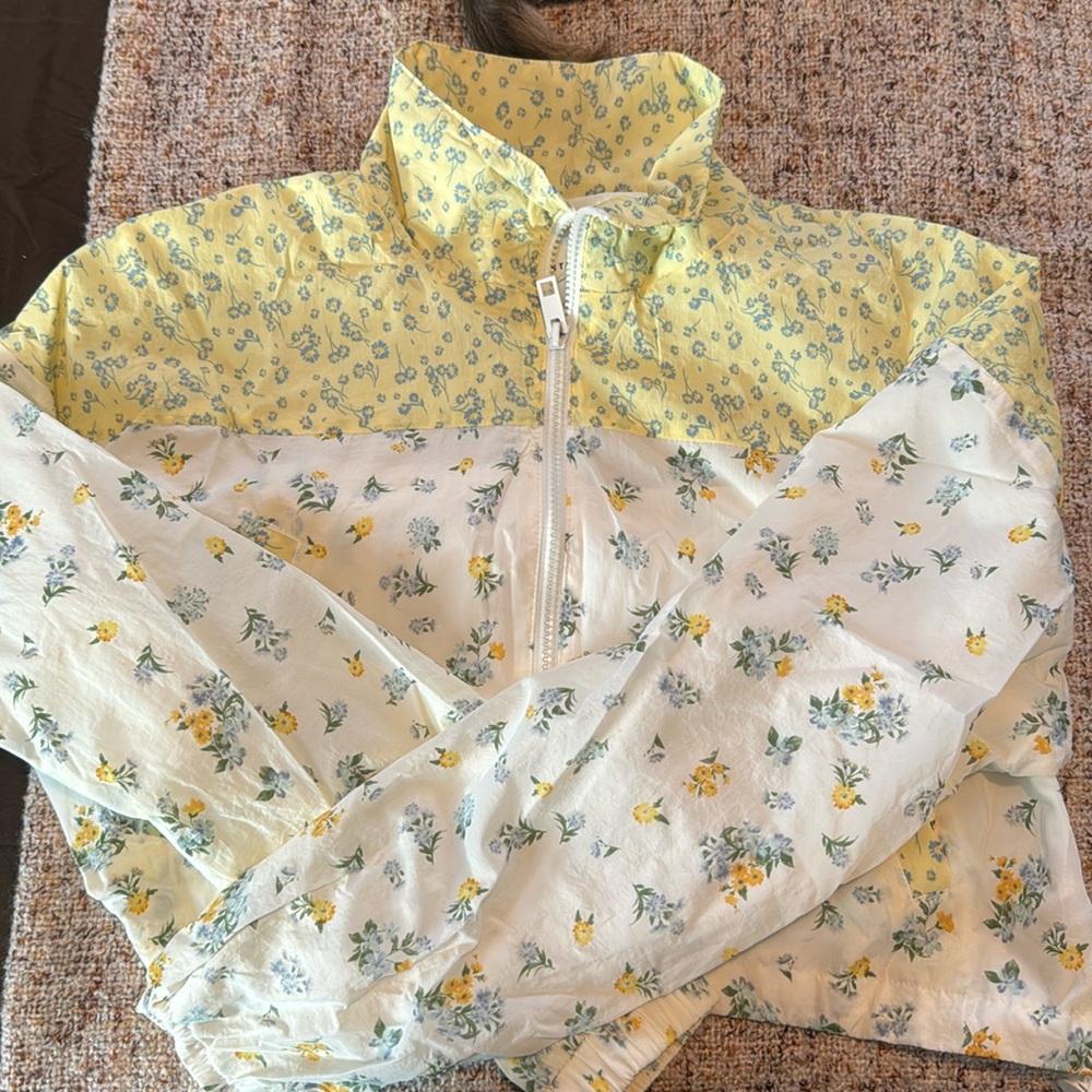 Women’s windbreaker